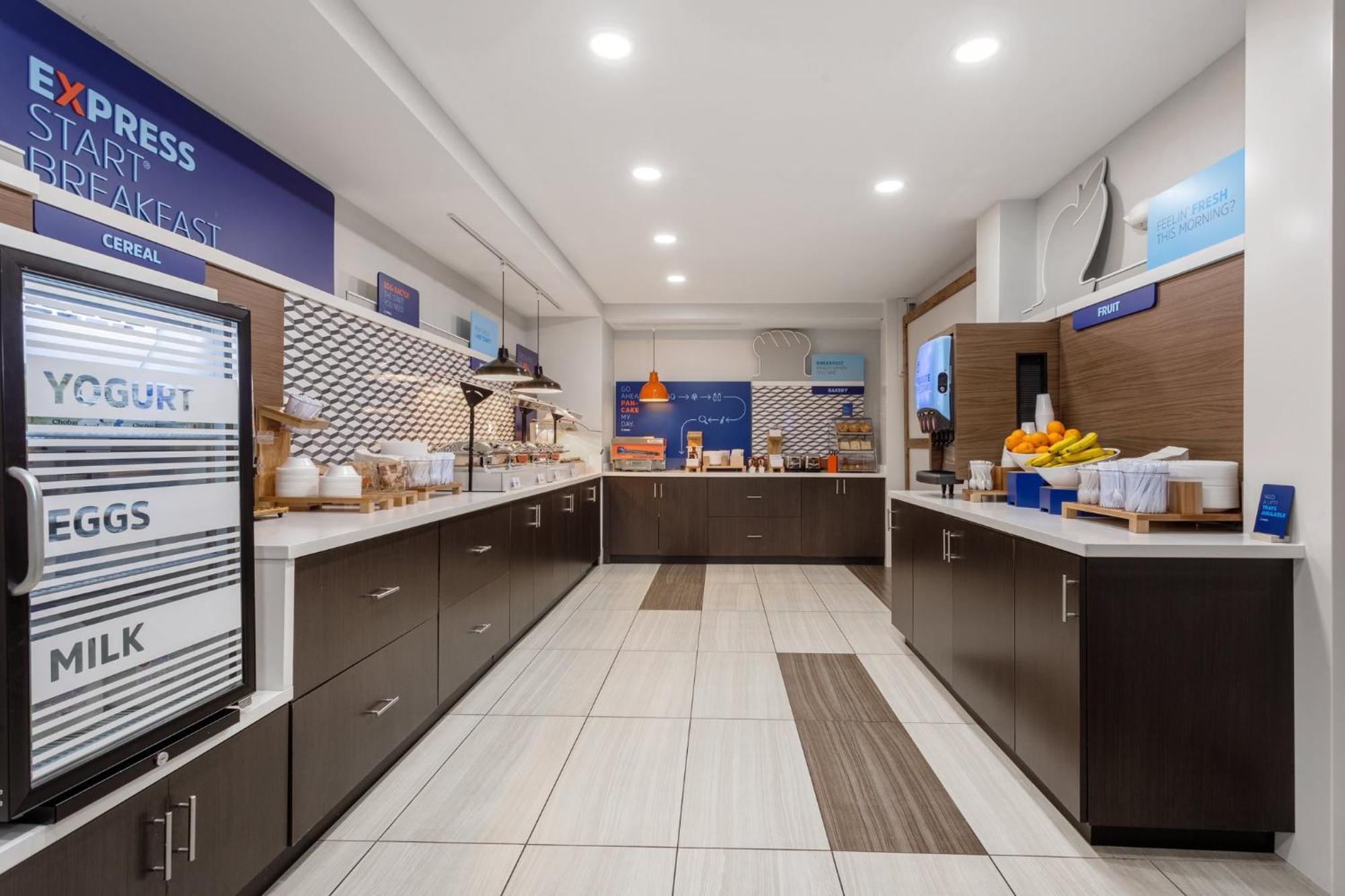 Hotel Express & - By Ihg Miramar